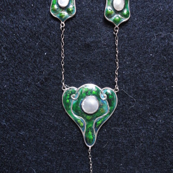 British Art Nouveau enamel silver necklace by GV&Co, c. 1910 - Art Nouveau