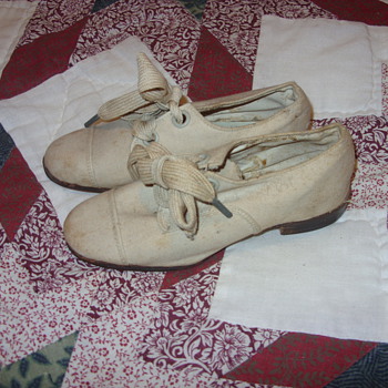 girls canvas shoes