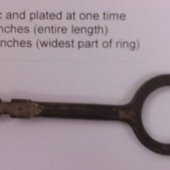 Key - Old with large, round handle - Tools and Hardware