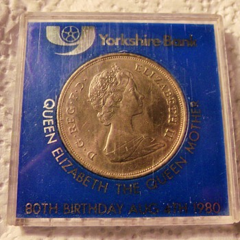 Uncirculated 1980 80th Birthday Coin Queen Elizabeth - World Coins