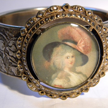 Hinged bangle cuff bracelet with picture on it. vintage
