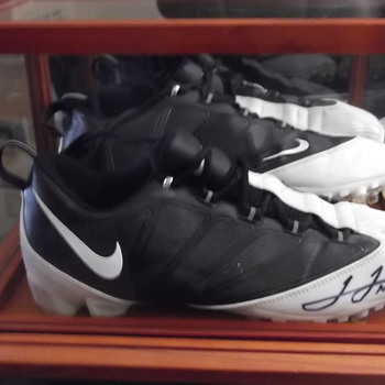 autographed JAMES JONES FIELD CLEATS 89 GREEN BAY PACKERS