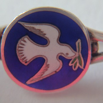 Antique Silver dove brooch