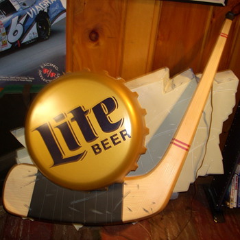 1993 Miller Lite Hockey Bottle Cap Light