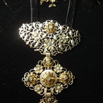 THE BEAUTY OF ANTIQUE DIAMOND JEWELS - Fine Jewelry