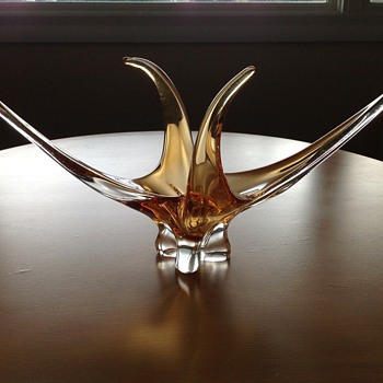 Chalet Art Glass Centerpiece 