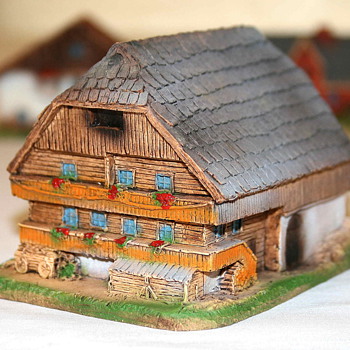 Rare Marklin Apline buildings -  Set of 8  
