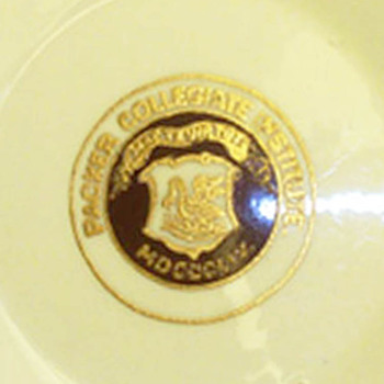 Willets Belleek porcelain Dish, Packer Institute Collegiate School crest logo rare