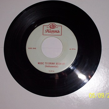 45 r.p.m. Music to drink beer by - Breweriana