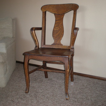 What strange type of chair is this? - Furniture