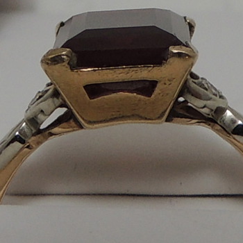 Another Family Ring 14k diamonds chips and stone - Fine Jewelry