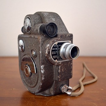 Two very old Revere movie cameras from the 1930's. - Movies