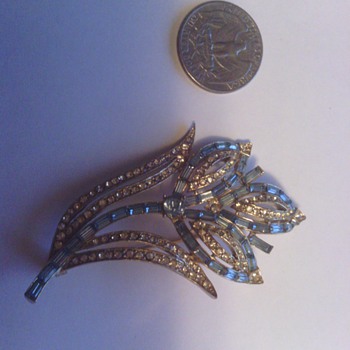 art deco flower?