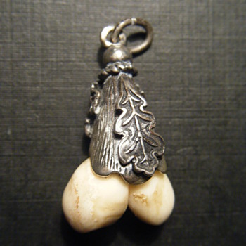 ELK IVORY/DOUBLE TOOTH PENDANT HALLMARKED sterling silver 835 OIB OR BIO? - Costume Jewelry