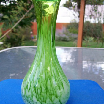 My Surprise from Canada (Walksoft) Beautiful Vase ! - Art Glass