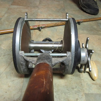 FISHING REEL 