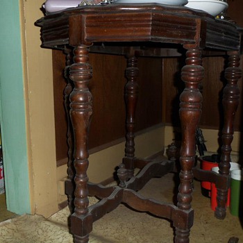 Walnut 6 legged table - Furniture
