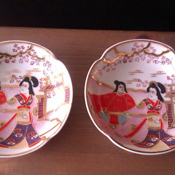 Two small Japanese plate's