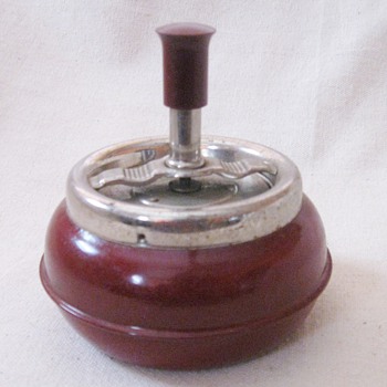 Deep Red Art Deco Vintage Spin-ette Ashtray Hilton Lite Corp S.F. Japan - Tobacciana