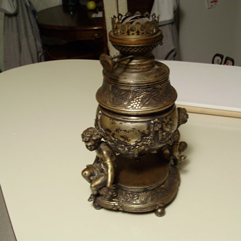My favorite  pairpoint plated oil lamp I know nothing about