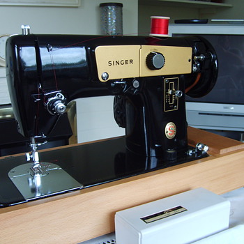 Singer 224 - Sewing