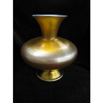 DURAND GOLD IRIDESCENT VASE  c. 1925