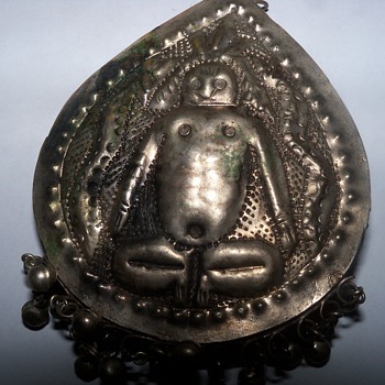 Primitive sterling silver gem stone pendant a real doozy!