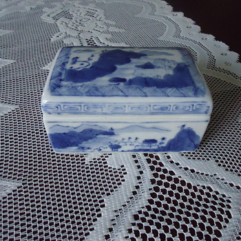 SMALL TRINKET BOX.