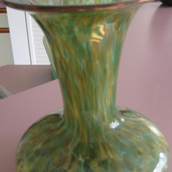 Signed 8" vase - Art Glass