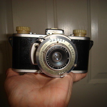 35 mm Kodak combat camera