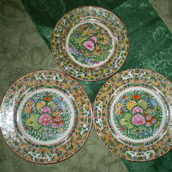 Chinese Desert Plates decorated in the Thousand Butterfly motif - Asian