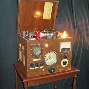 Remarkable and patented 'Magic' radio.  - Radios