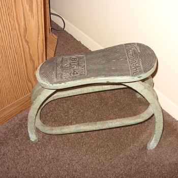very old thom mcan shoe stand - Advertising
