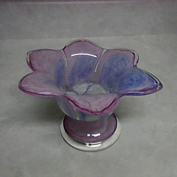 FLOWER PEDESTAL BOWL