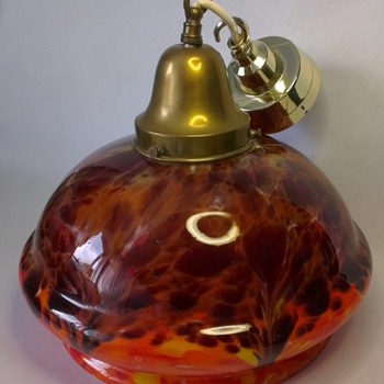 A lampshade mystery which has me baffled - Art Glass