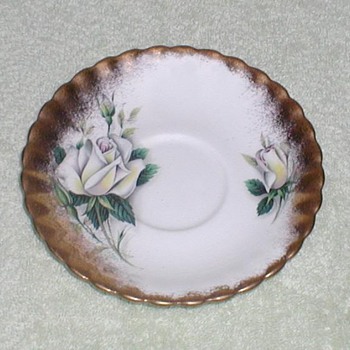"Royal Albert" Yellow Roses cup saucer