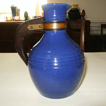 Who Made This? - Art Pottery