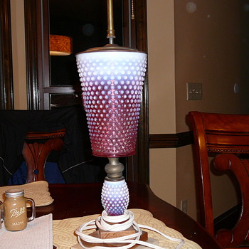 Fenton lamp find today at auctio - Glassware