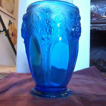 Verlys Signed Pineapple(?) Pattern Glass Vase