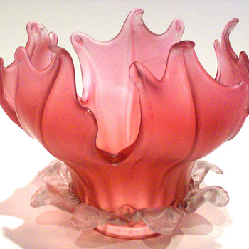 KRALIK 1900 FLORAL SHADE - Art Glass