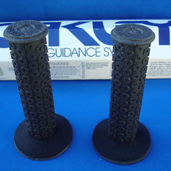 1980's OAKLEY B-2 BLACK GRIPS