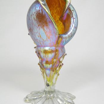 Beautiful Loetz Art Glass Conch Seahell Vase Applied Seaweed Base ca. 1898 - Art Glass