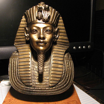 Egypt Statue