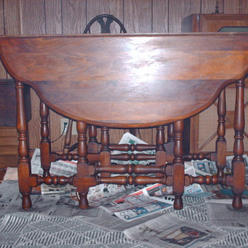 Gateleg Table with 10 feet, beautiful condition - Furniture