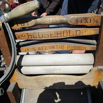 Old Laundry Wringer at Alameda with Advertising Slogan - Advertising