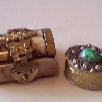 these are my favorite little finds...I'll enjoy them for a while, then pass them on! - Art Glass