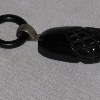 Bakelite? Pineapple Button?