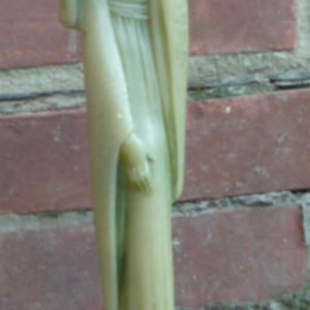 Carved Green Stone Geisha Girl??????????? 