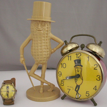 Mr. Peanut - Clocks