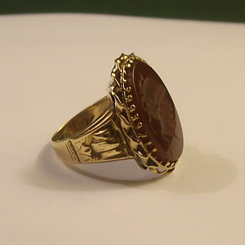 Vintage Mans Wine Cameo 14k Ring